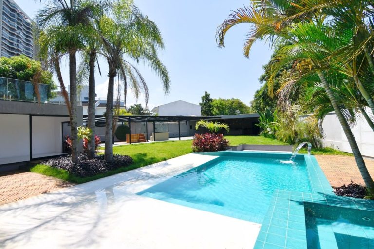 Casa Triplex Condomínio Mansões Barra Da Tijuca