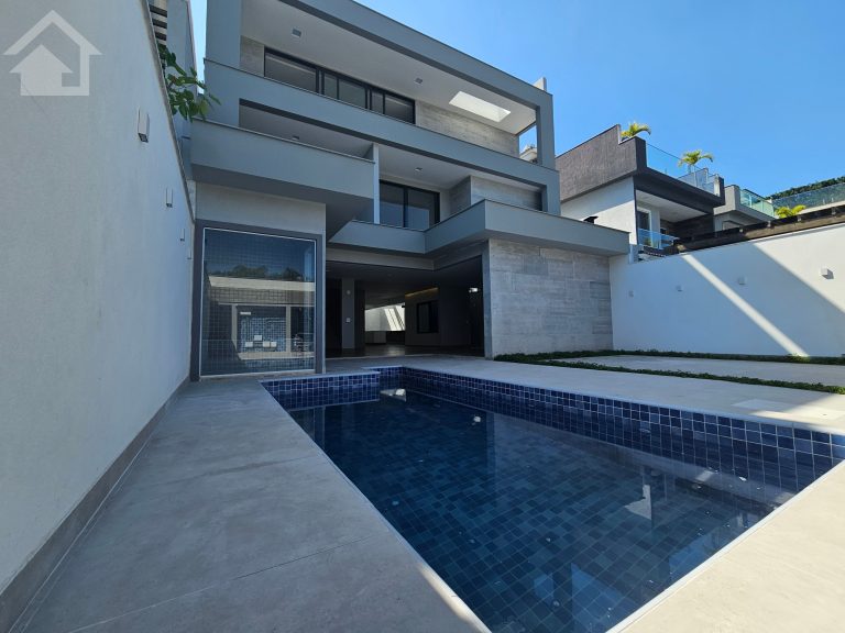 Casa Triplex Condomínio Art Life Recreio do Bandeirantes