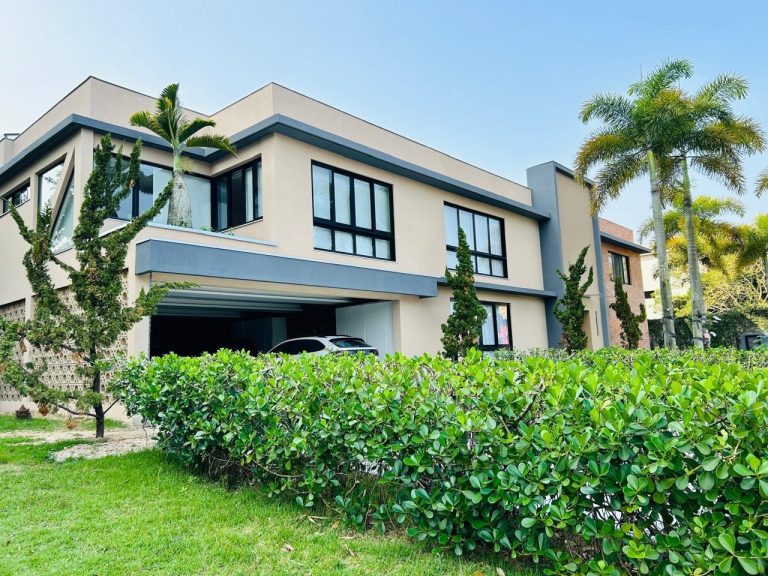 Casa Duplex no Villaggio Felicitá Barra da Tijuca