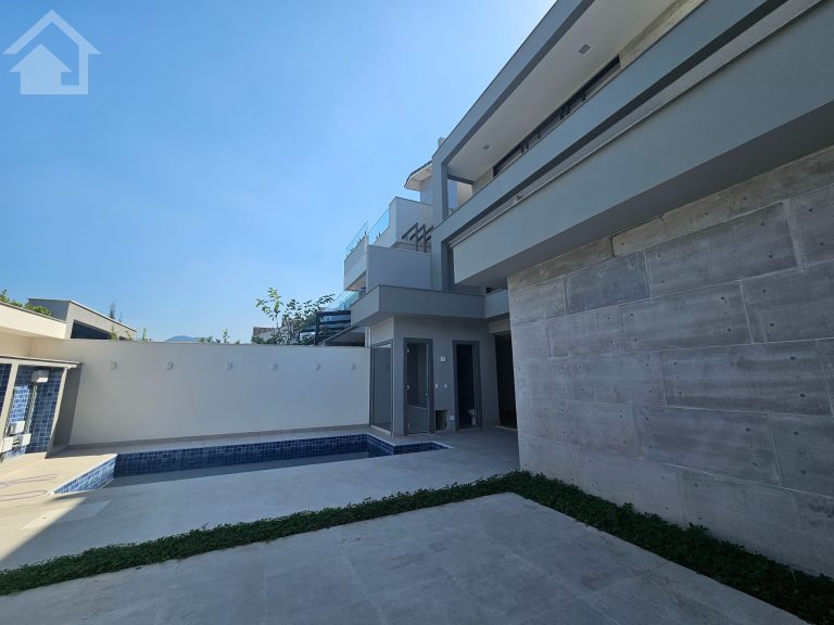 Casa Triplex Condomínio Art Life Recreio do Bandeirantes