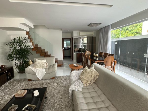 CASA DUPLEX OPORTUNIDADE NO CONDOMÍNIO RIVIERA DEL SOL / TODA MOBILIADA