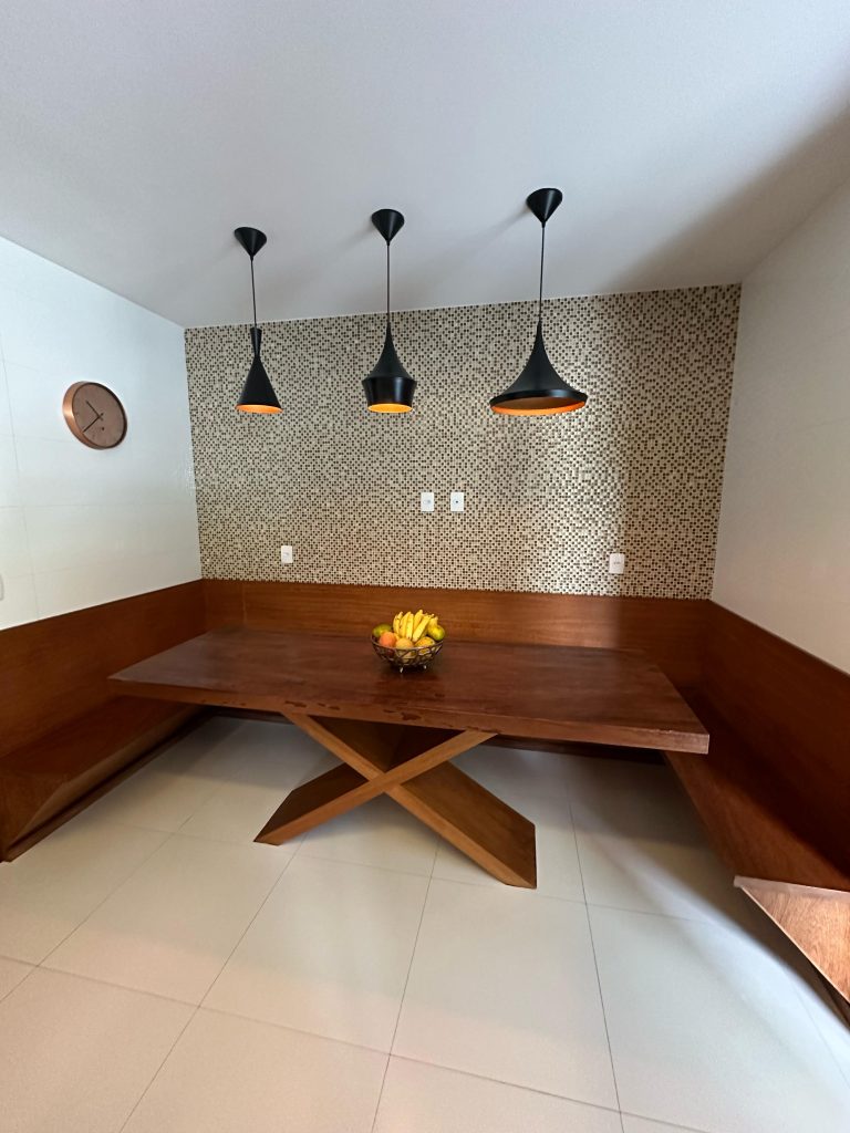 CASA DUPLEX OPORTUNIDADE NO CONDOMÍNIO RIVIERA DEL SOL / TODA MOBILIADA