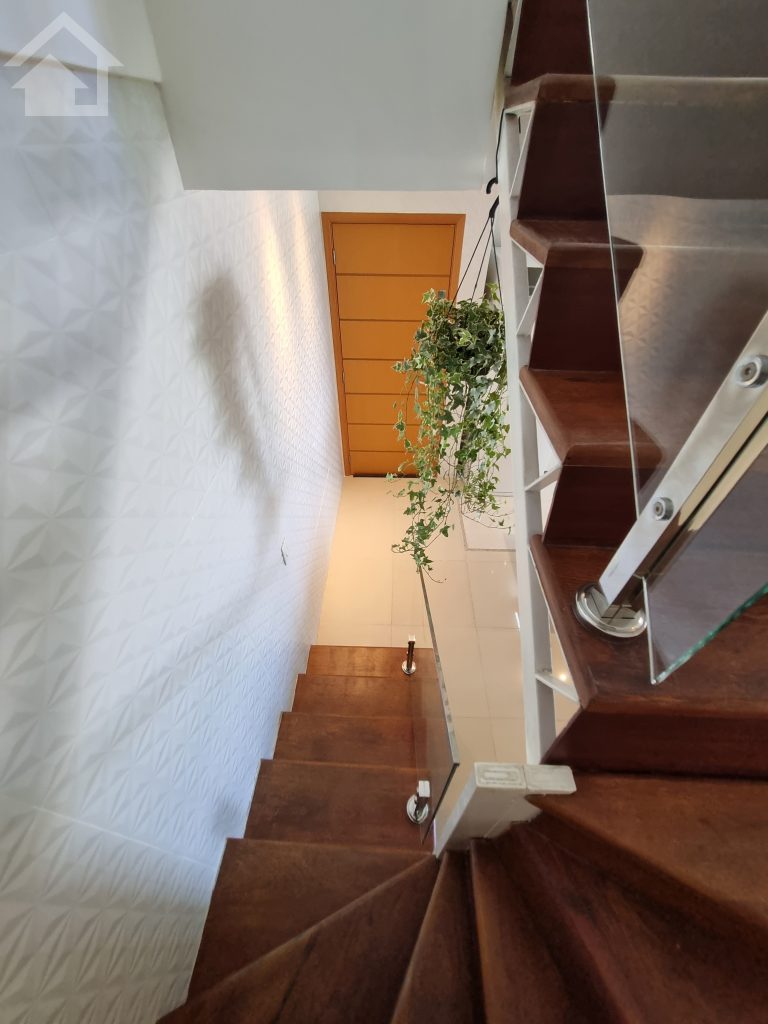 LINDA COBERTURA DUPLEX PORTEIRA FECHADA EM VARGEM PEQUENA