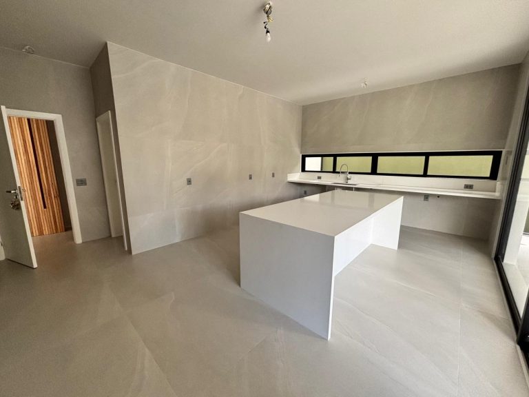 Casa de Condomínio com 5 Quartos à venda, 760m² – Barra da Tijuca Condomínio Santa Mônica Jardins