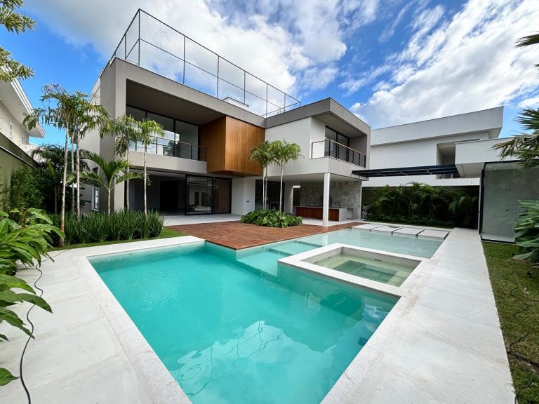 Casa de Condomínio com 5 Quartos à venda, 760m² – Barra da Tijuca Condomínio Santa Mônica Jardins