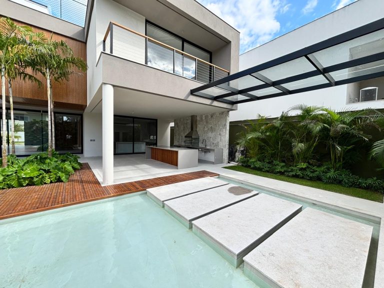 Casa de Condomínio com 5 Quartos à venda, 760m² – Barra da Tijuca Condomínio Santa Mônica Jardins