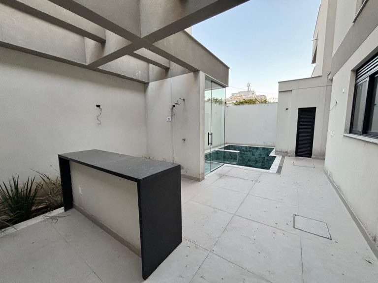 Casa de Condomínio localizado(a) no bairro: Barra da Tijuca – Rio de Janeiro possui 367 m² muito bem distribuídos
