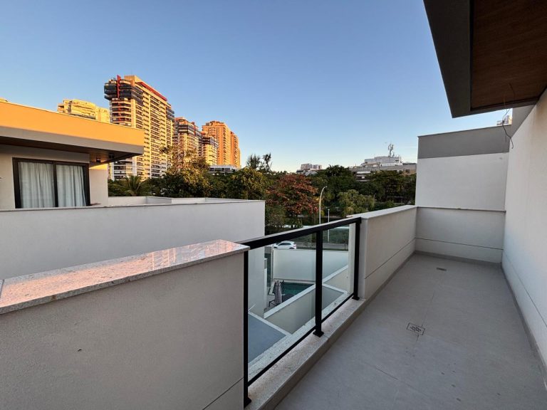 Casa de Condomínio localizado(a) no bairro: Barra da Tijuca – Rio de Janeiro possui 367 m² muito bem distribuídos