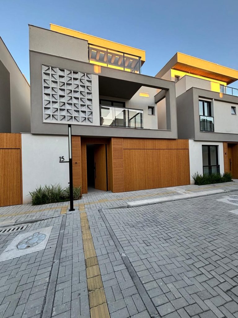Casa de Condomínio localizado(a) no bairro: Barra da Tijuca – Rio de Janeiro possui 367 m² muito bem distribuídos