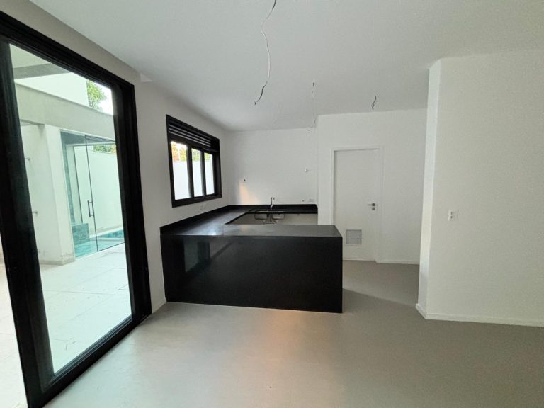 Casa de Condomínio localizado(a) no bairro: Barra da Tijuca – Rio de Janeiro possui 367 m² muito bem distribuídos